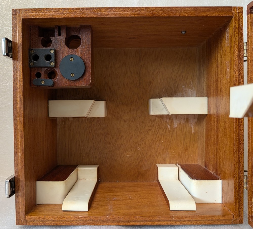 HILGER & WATTS TB96-1 MICROPTIC CLINOMETER (1 MICROM DIV. = 5 SEC.) (READ)