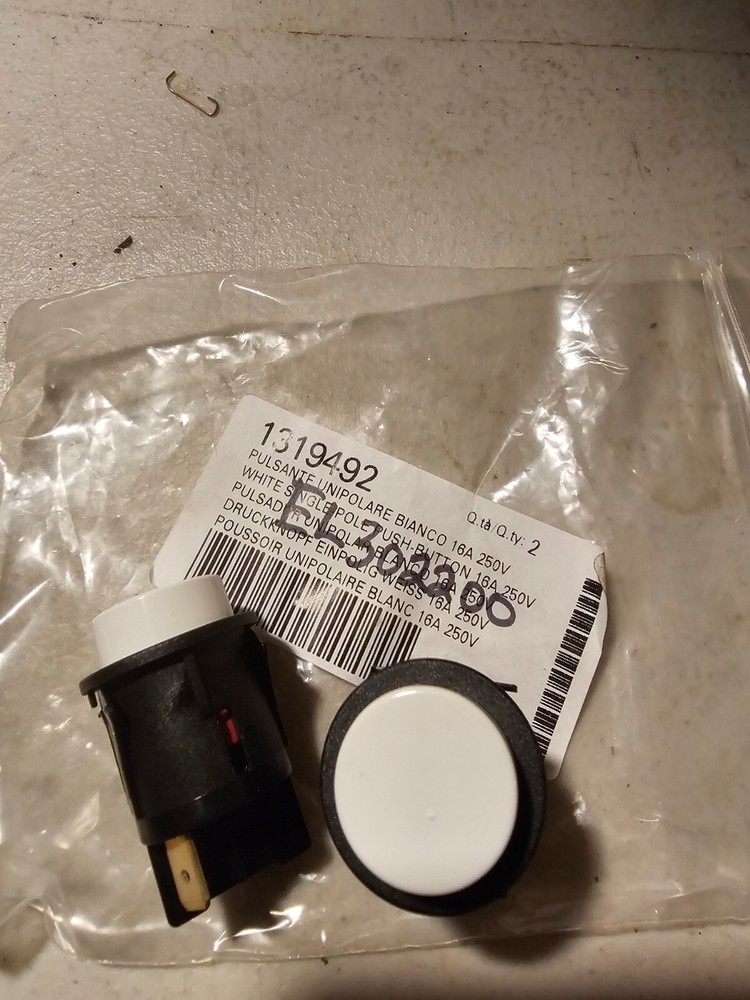 WHITE SINGLE-POLE PUSH-BUTTON 16A 250V