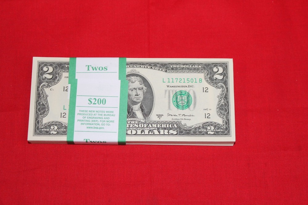 100 $2 DOLLAR BILLS NICE COMPLETE BEP FULL STRAP 100 CONSECUTIVE $200 FACE VALUE