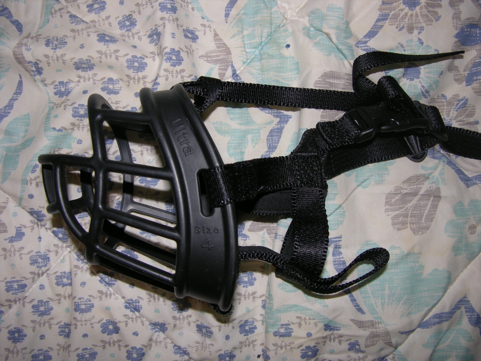 Lot of 4 Dog Muzzles -- 2x Baskerville sizes 4 & 3 -- 2x smaller size