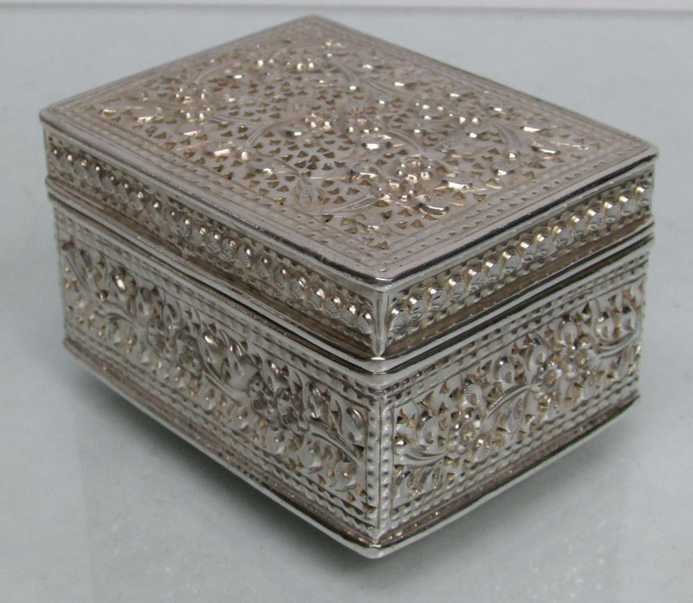 NICE VINTAGE STERLING SILVER SPICE BOX