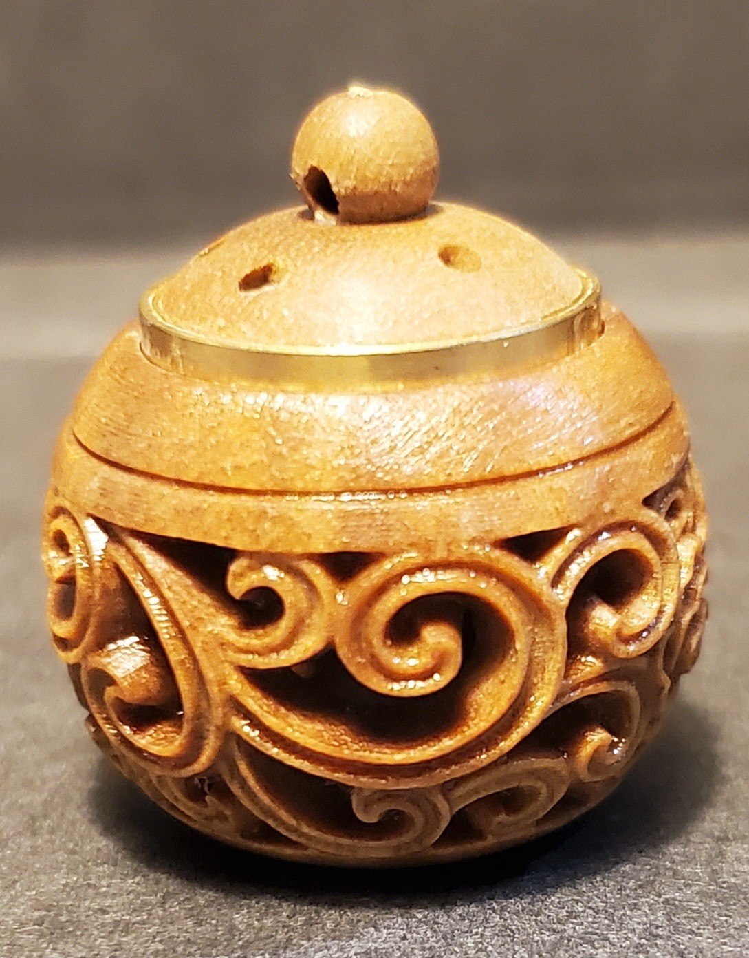 CHARMS & BEADS-TINY CARVED SANDALWOOD AROMA JAR PENDANT/CHARM-ROUND