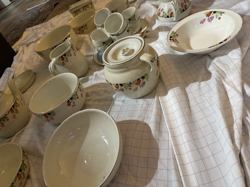 Crocus Dishes Set