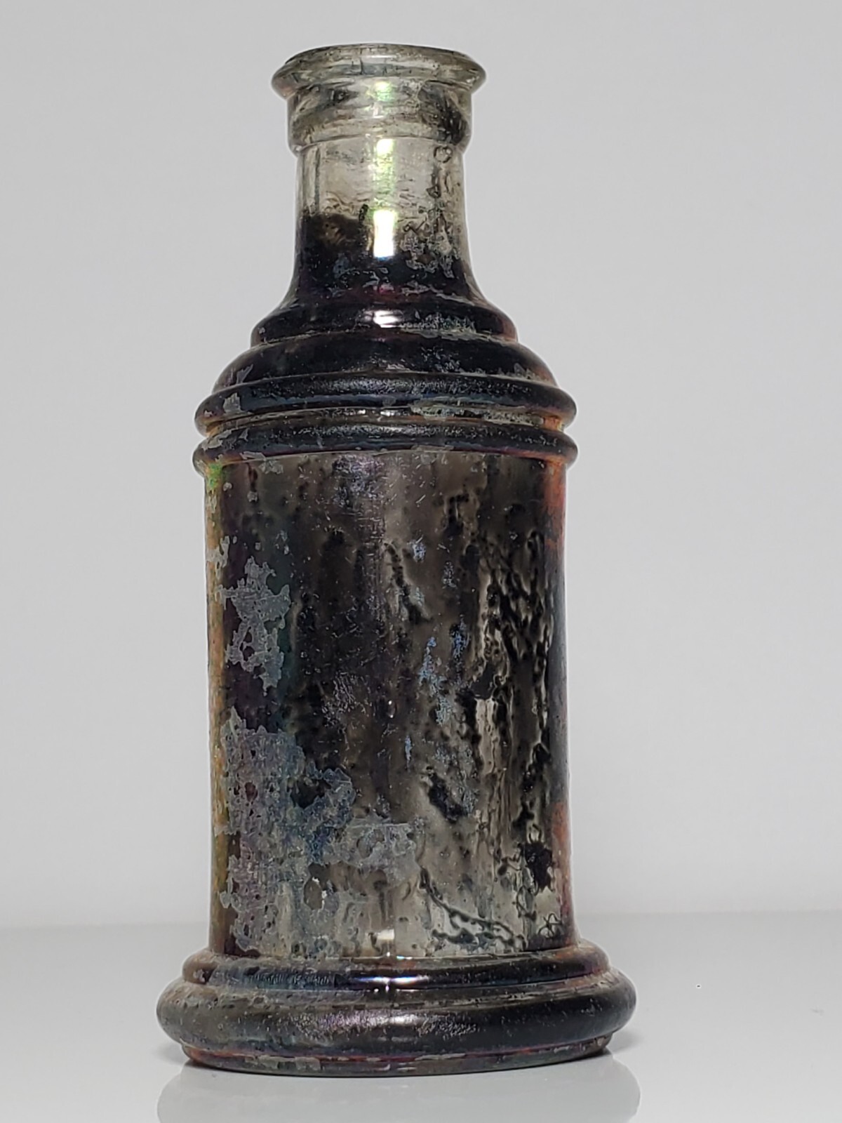 Antique Inkwell from the 1800s «1/18 Co». Heavy thick glass.