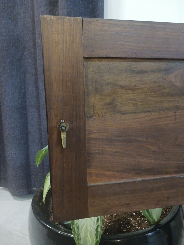 Walnut Antique Sideboard Buffet Cabinet 2 Doors With Lock On Casters