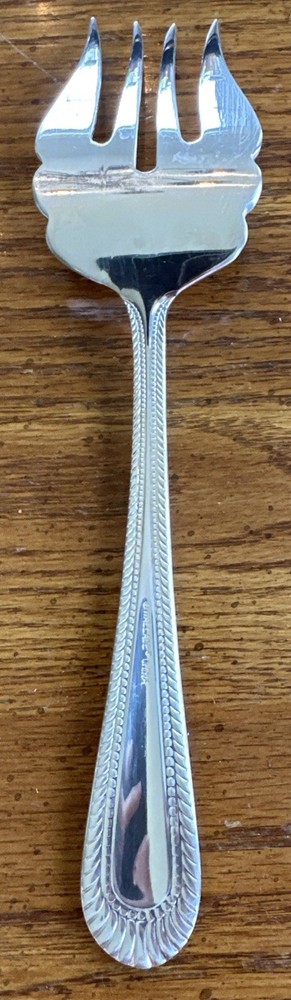 WALLACE Wickham Deep Silverplate Serving Meat Fork Flatware Fan Bead 9”