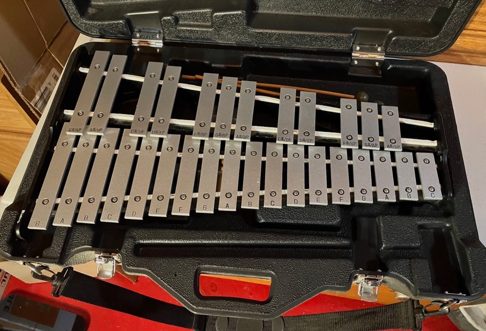 Pearl Bell Kit w Mallets and Hard Case