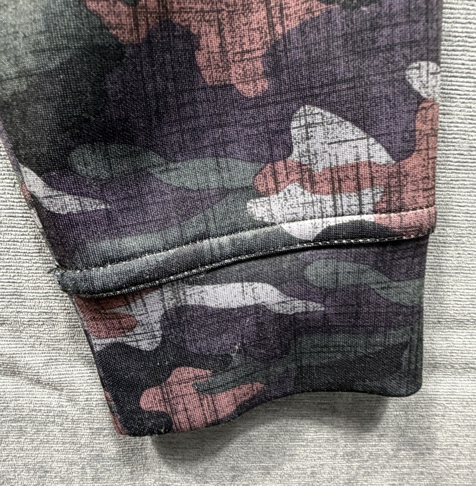 MEN'S GREG NORMAN 1/4 ZIP PULLOVER, SIZE Medium Shadow Camo
