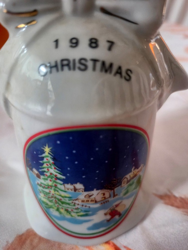 Bell 1987 Christmas Winter Scene.