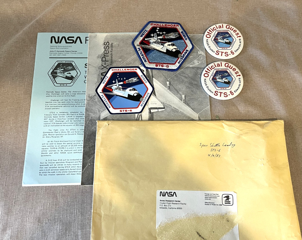 CHALLENGER SPACE SHUTTLE BOOKLET PATCH PIN DECAL