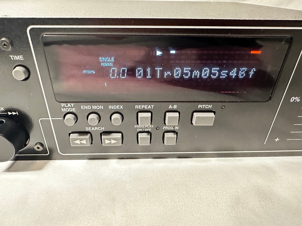 Denon DN-C630 Professional Rack Mount CD Player