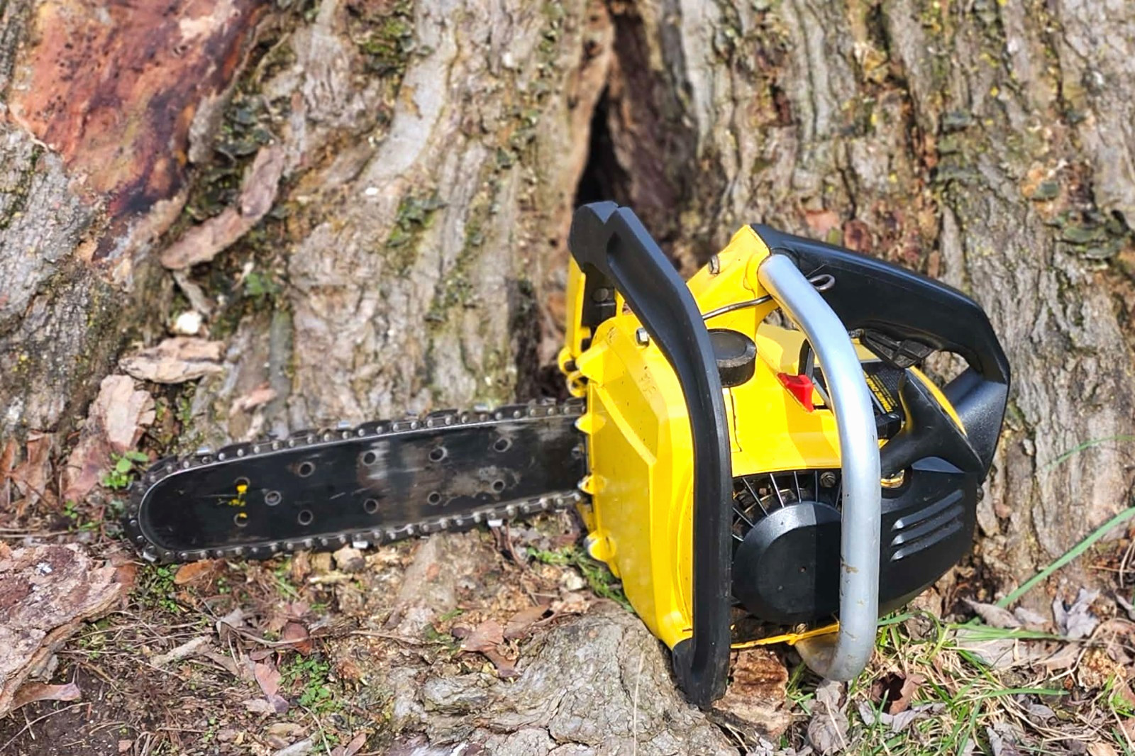 McCulloch Mac 110 Chainsaw Good Compression & Spark VTG Needs Carb rebuild