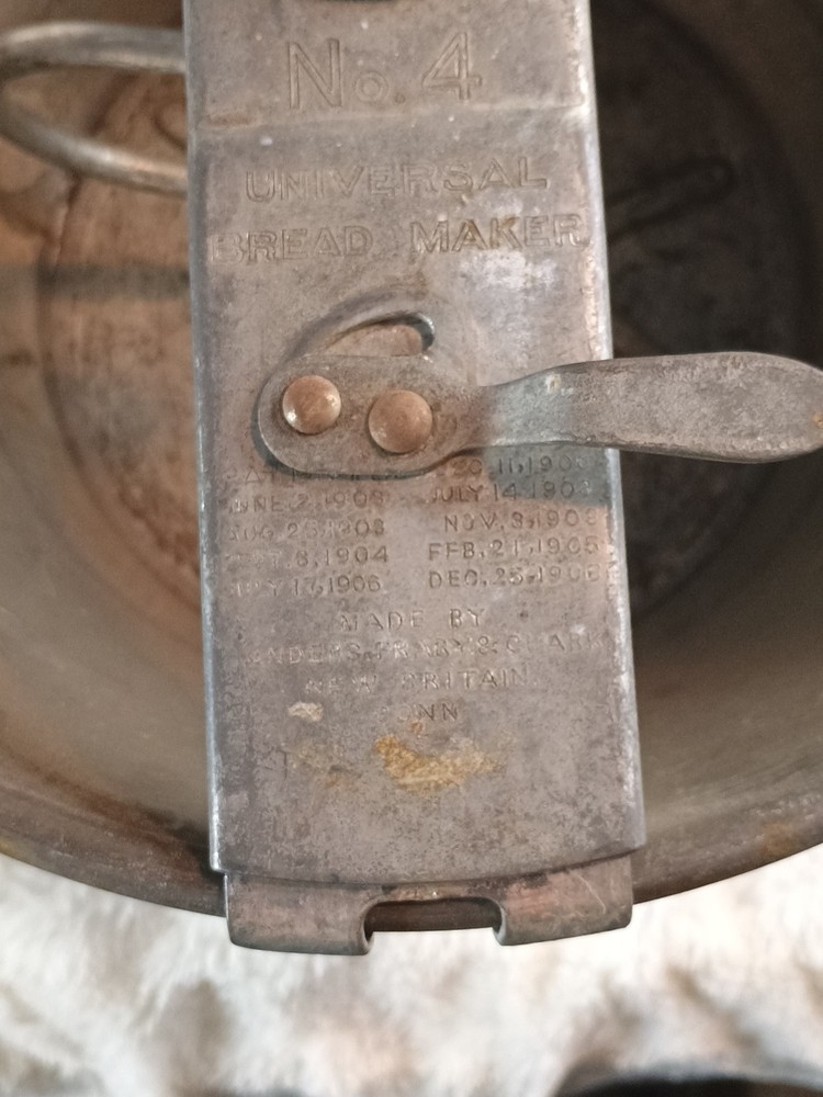 Antique No. 4 Universal Bread Maker 1904 Landers Frary & Clark Complete