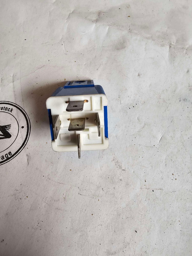 3607384C1 Relay International