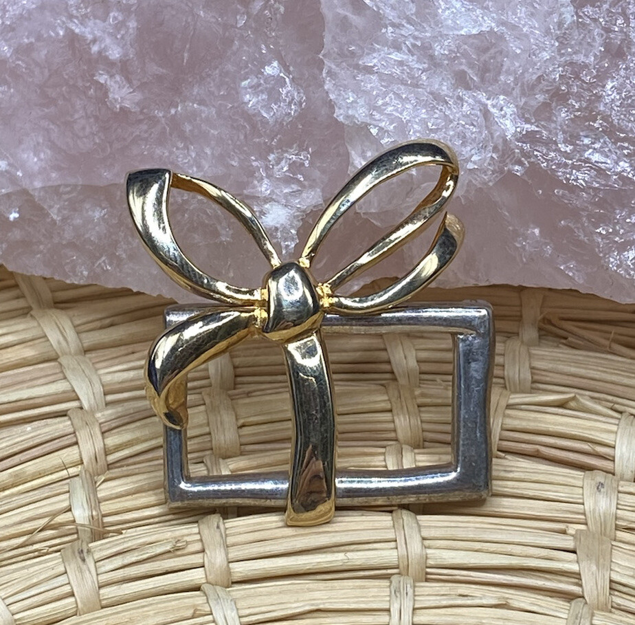 DESIGNER STERLING SILVER TWO TONED SILVER GIFT BOX PRESENT BROOCH