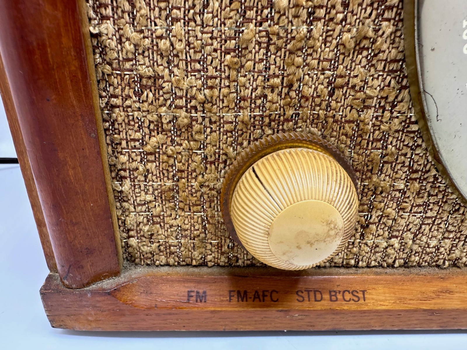 Vintage ZENITH High Fidelity AM/FM Tube Radio Wood Cabinet ~ Model B835 Working