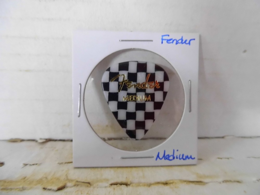 FENDER MEDIUM GUITAR PICK~READ DESCRIPTION (#27~5)