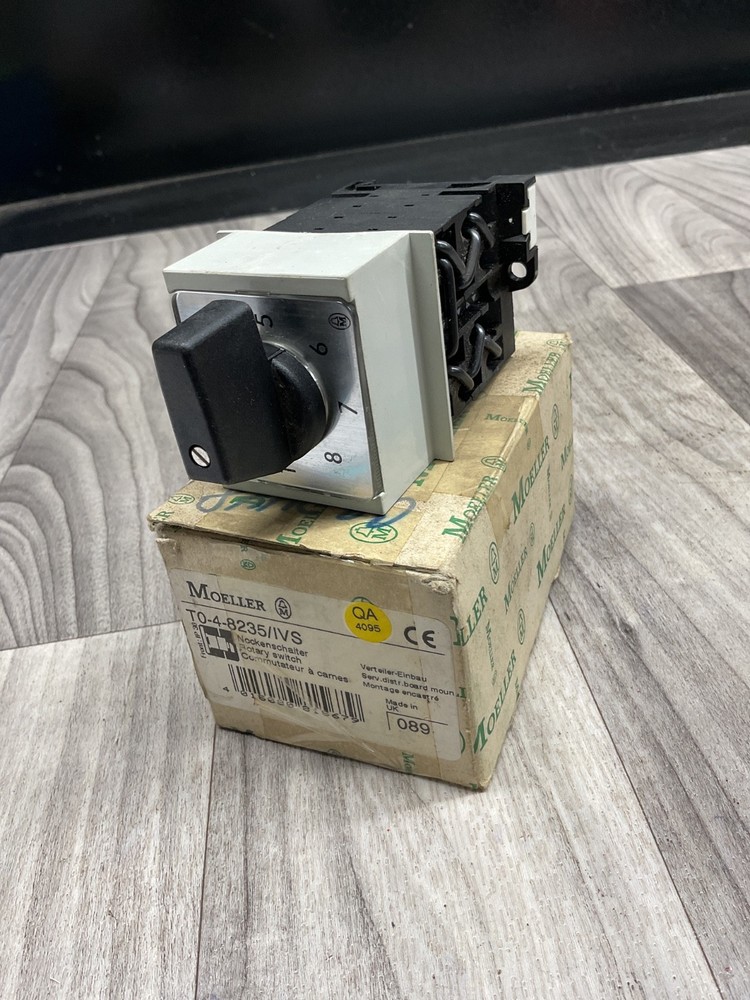 Moeller T0-4-8235/IVS Step Switch #4018F144SI