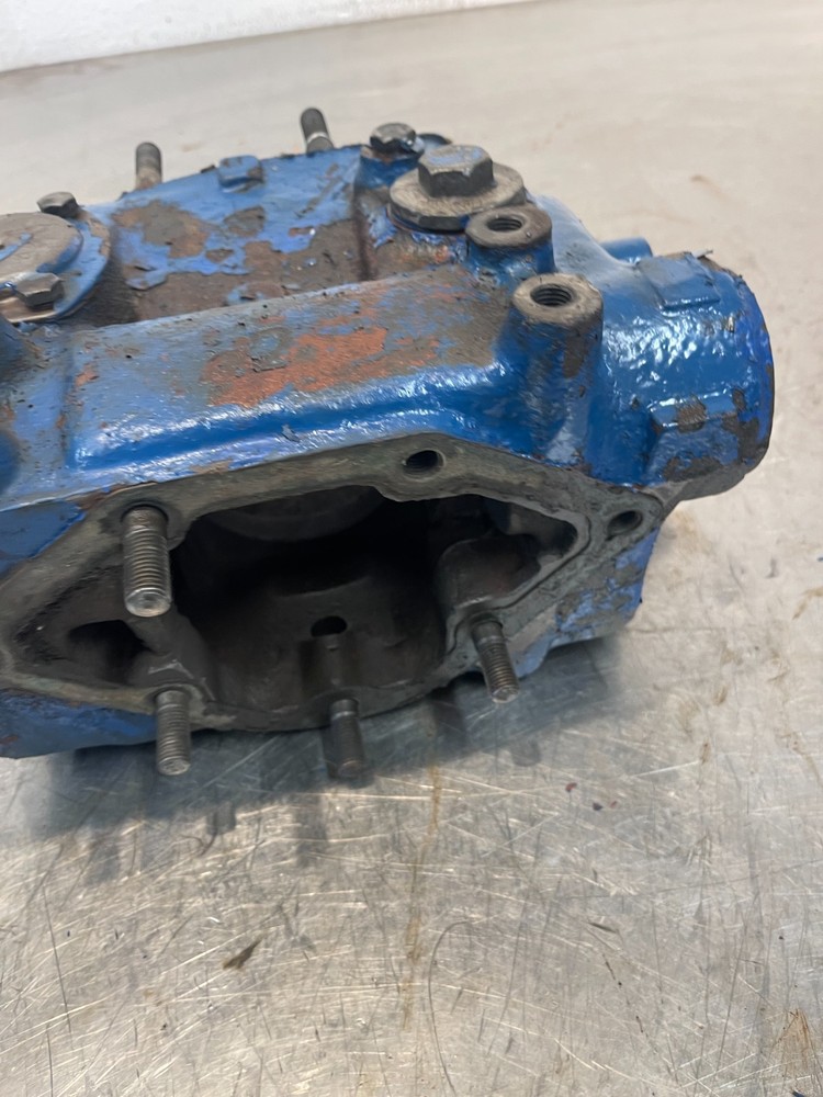 Long 260 Tractor 3pt Rockshaft Housing