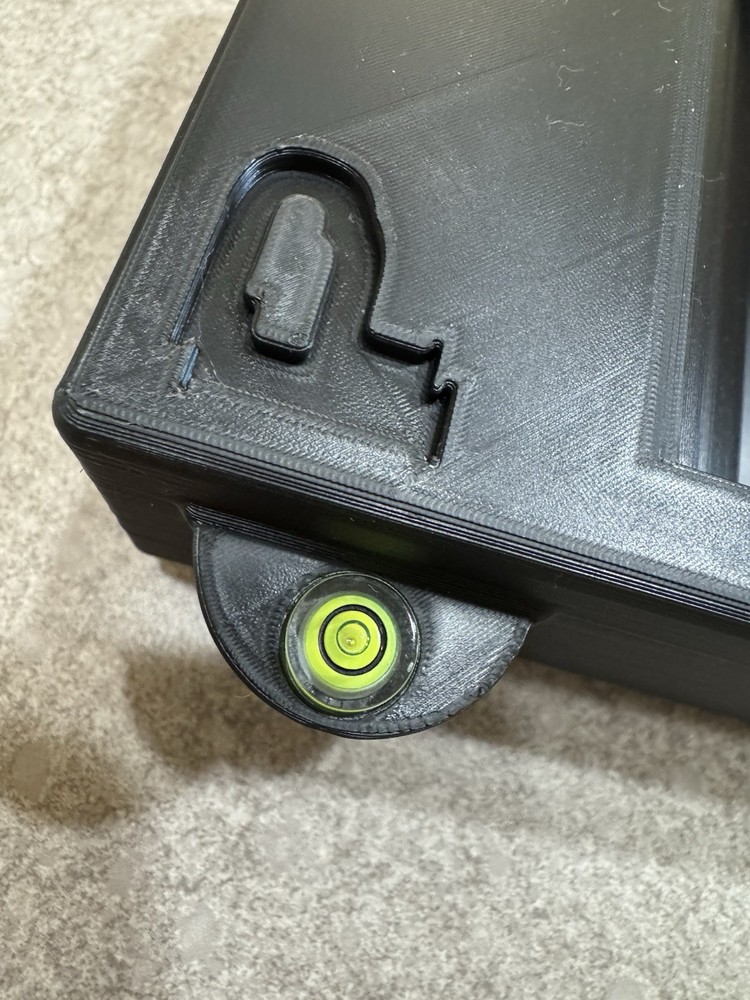 4” Gold Sluice Header With Bubble Level Element And 3/4” Inlet.