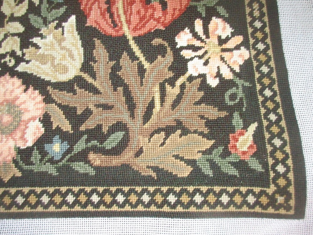 Beth Russell Designers Forum Stitched Needlepoint COMPTON/Border WILLIAM MORRIS