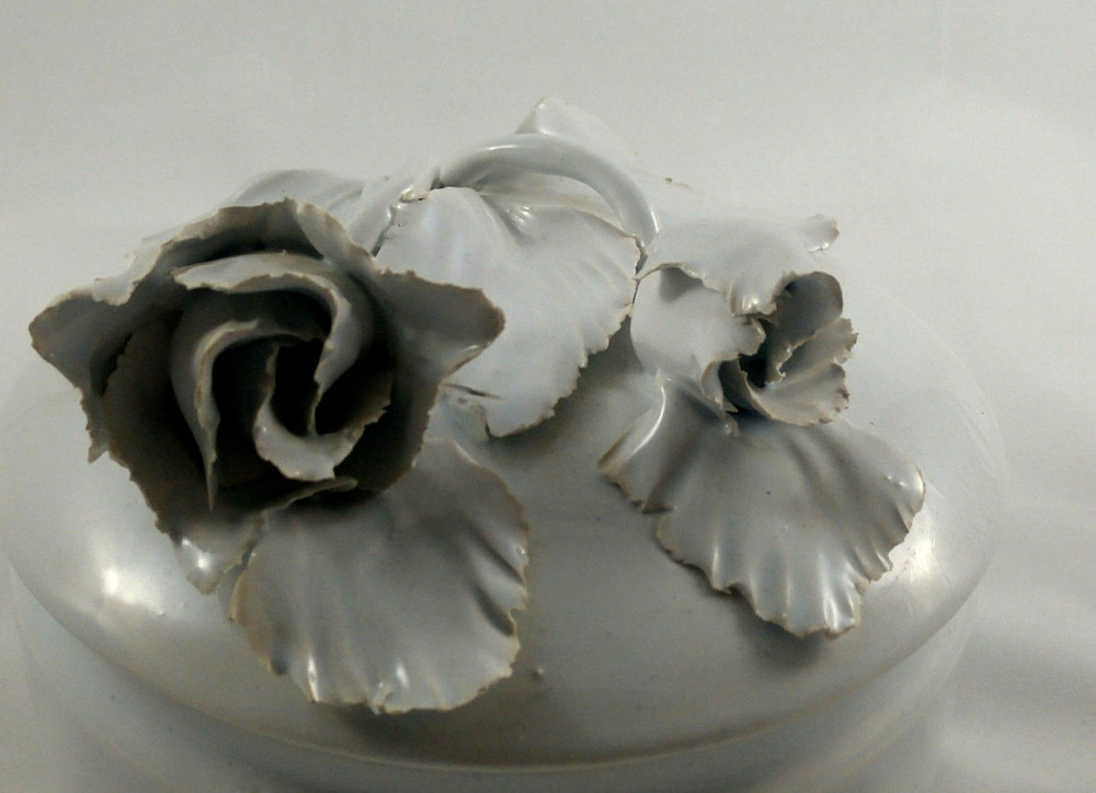 ANTIQUE CERAMIC LAUREL COVERED DISH- ITALY