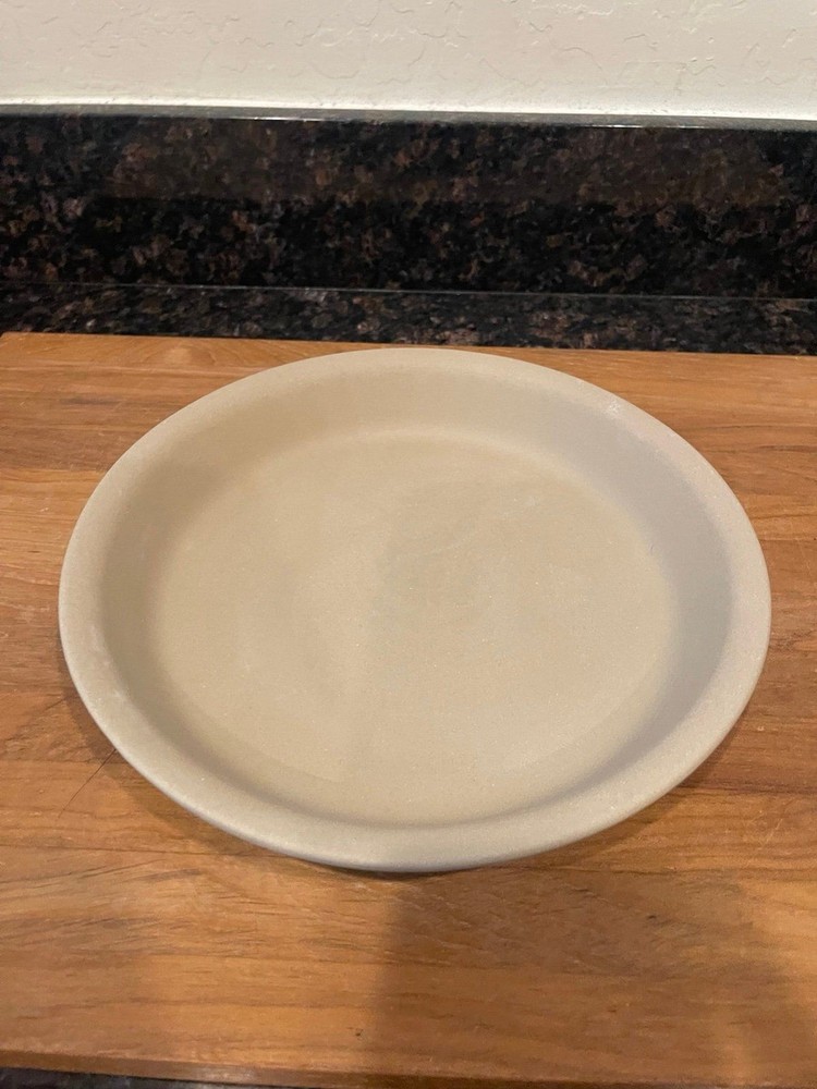 Pampered chef 10inch pie plate