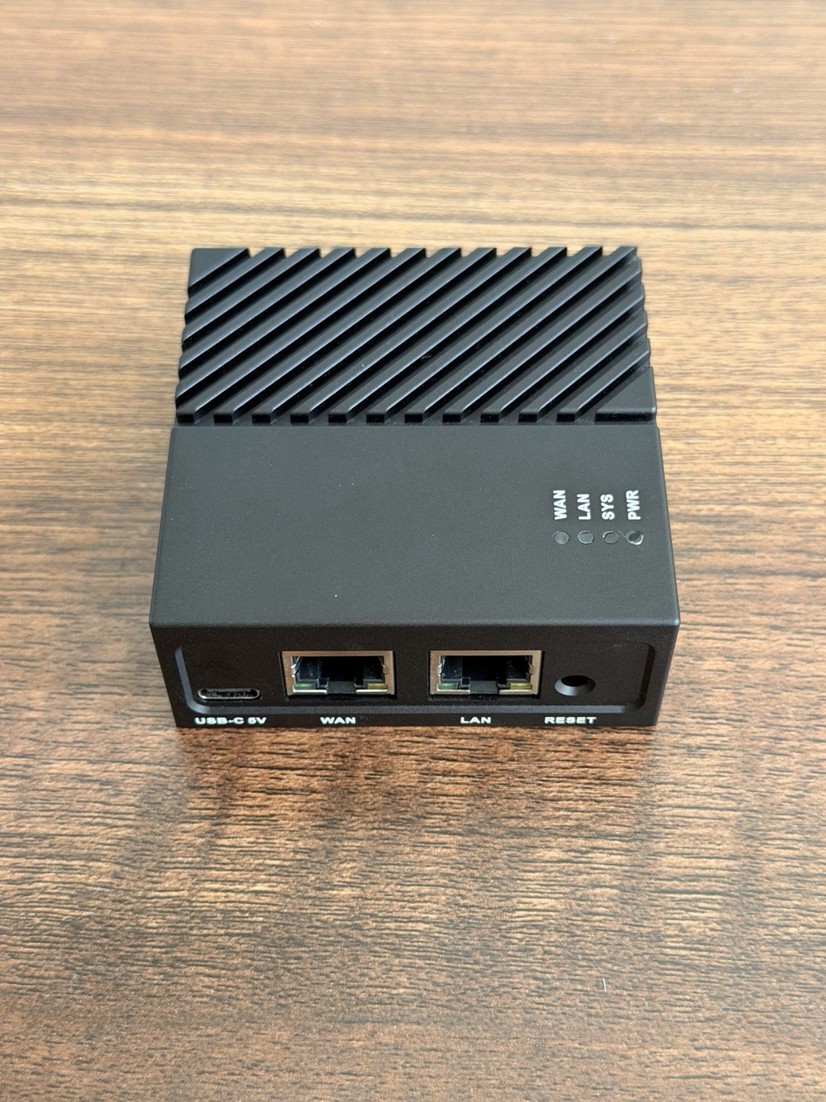 Friendly Elec NanoPi R4S Pre-Flashed OpenWrt 24.10.5 With Board, Case, MicroSD