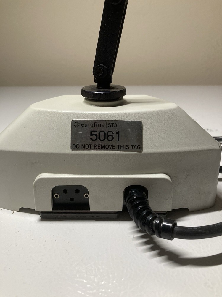 Leica 13410311 Microscope Illuminator Lab Light Base Power Supply And Holder