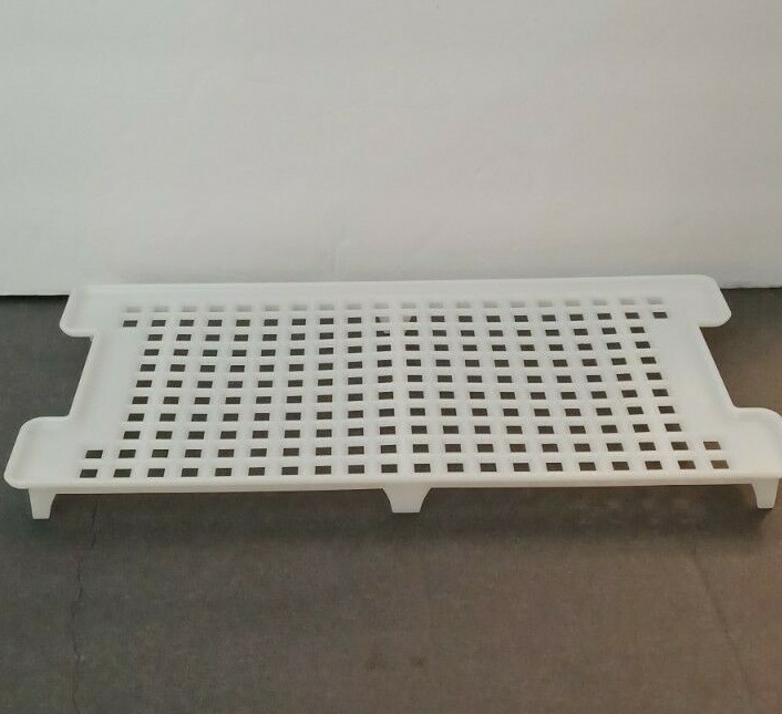 Tupperware 756 white replacement grid square keeper grid only