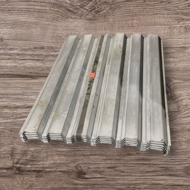 Corrugated Decking (46" x 30")
