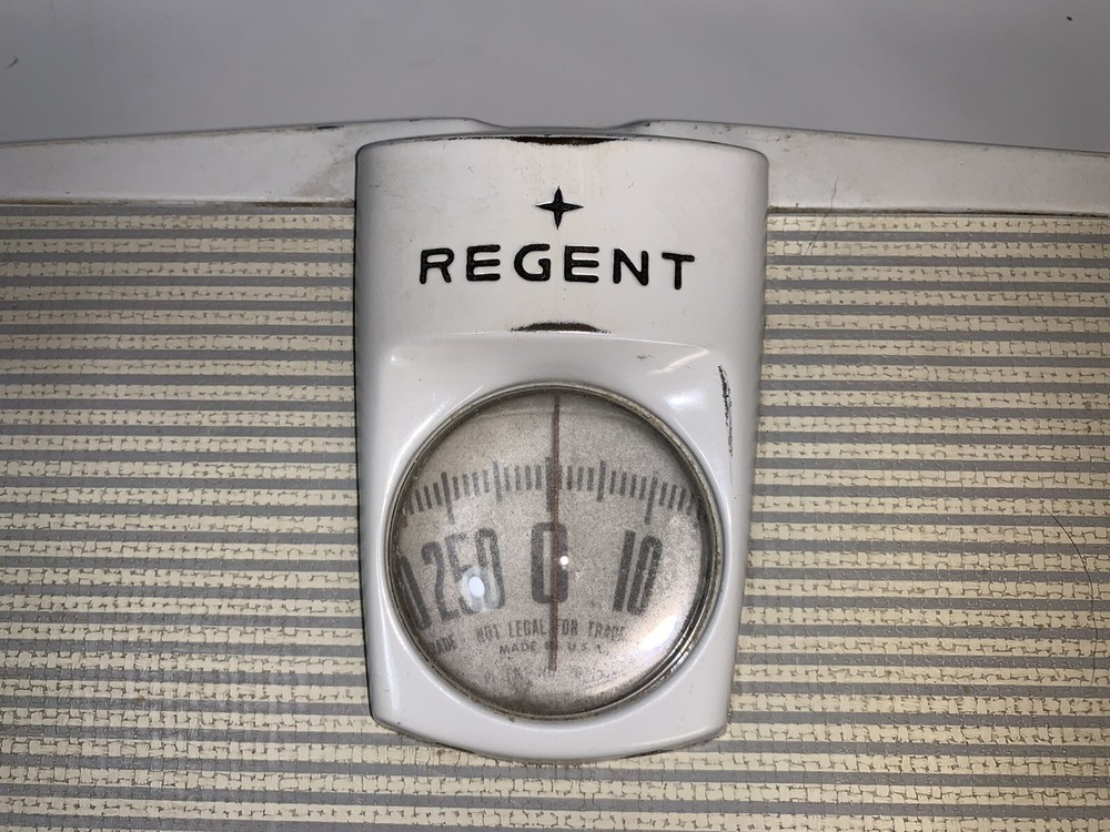 Bathroom Scale Regent MADE IN USA White Pattern DECENT SHAPE VINTAGE