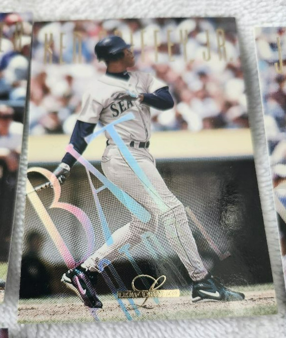 Leaf Limited Bat Patrol Complete 24 Card Set