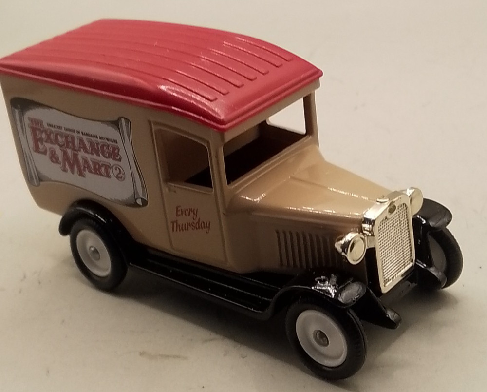 Lledo Exchange & Mart bullnose Morris.
