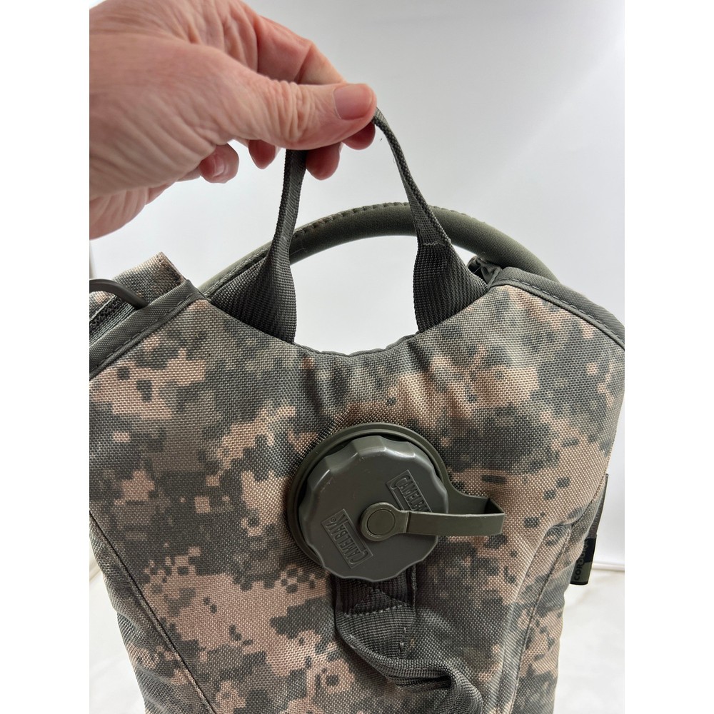 Camelbak Maximum Gear Hydration Pack Digital Camo Tactical Water Bladder
