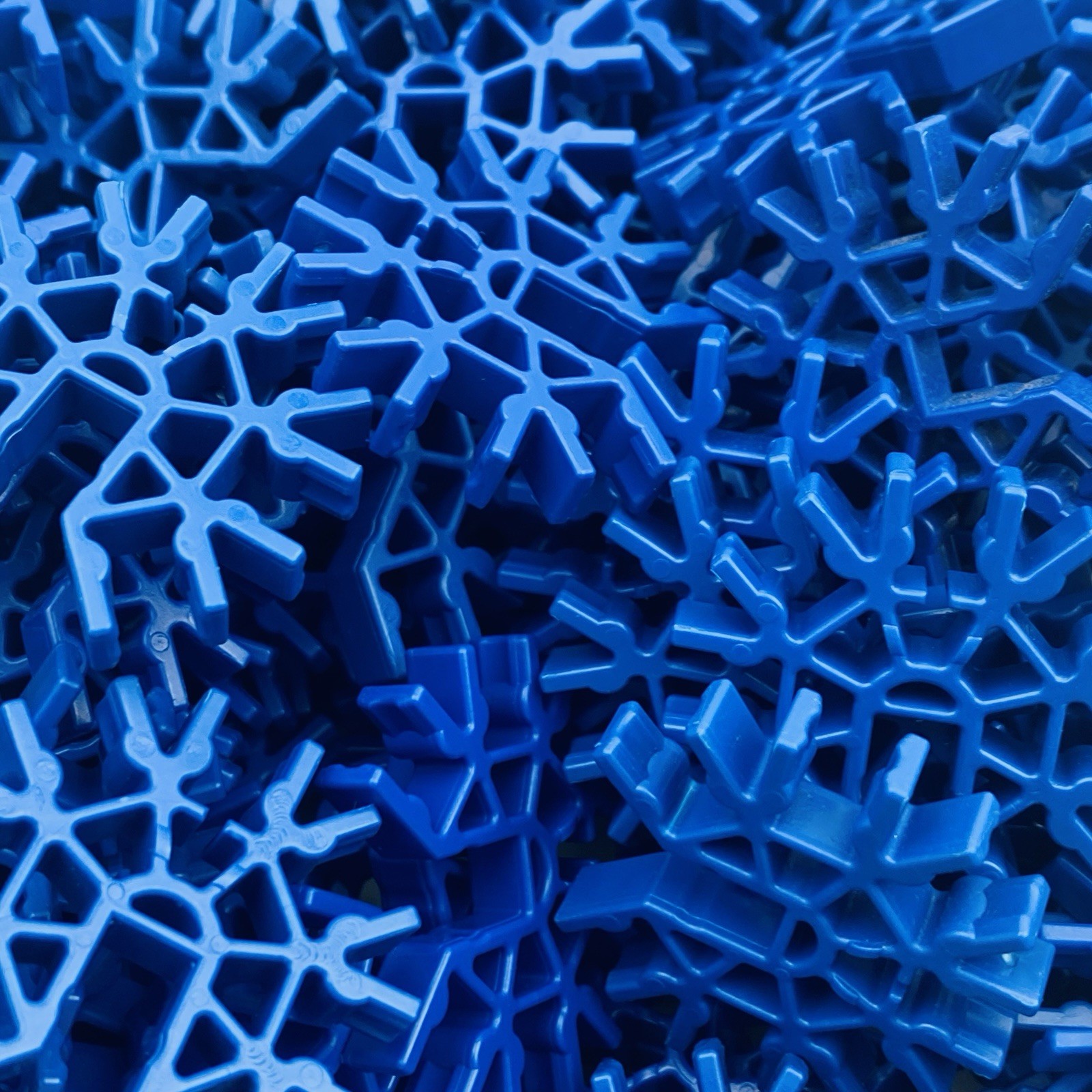 (50) K’NEX Blue Mix 7‑Way 3D Connectors – USED OEM – Standard