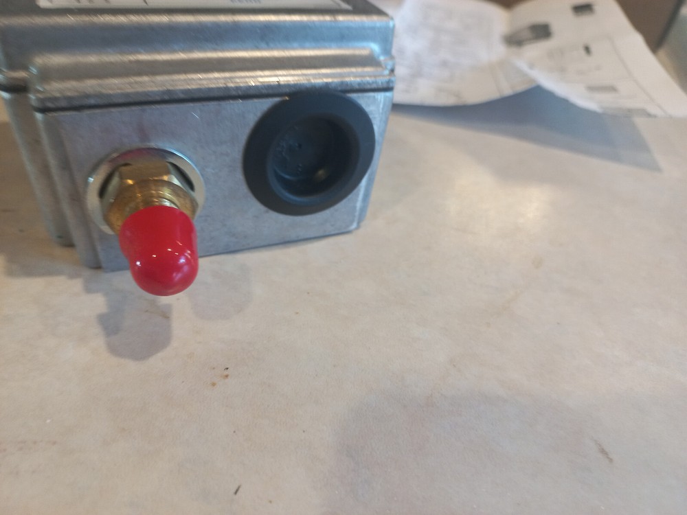 johnson controls p77aaa-9351 pressure control unit