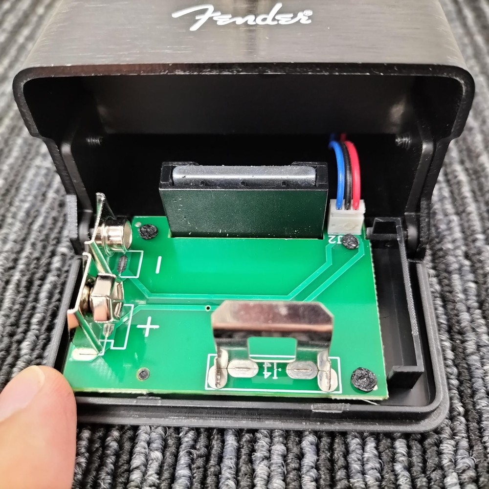 Fender Model: The Bends