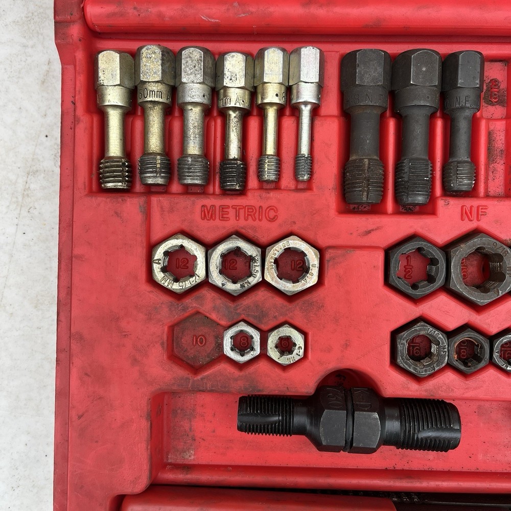 SNAP-ON - RTD40 - RETHREADING SET -W/Red Hard Case - Missing 3 pcs