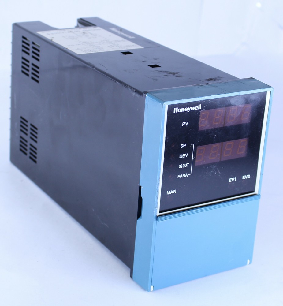 Honeywell SDC300 Processor Controller SDC300-0DJF14Y00H0