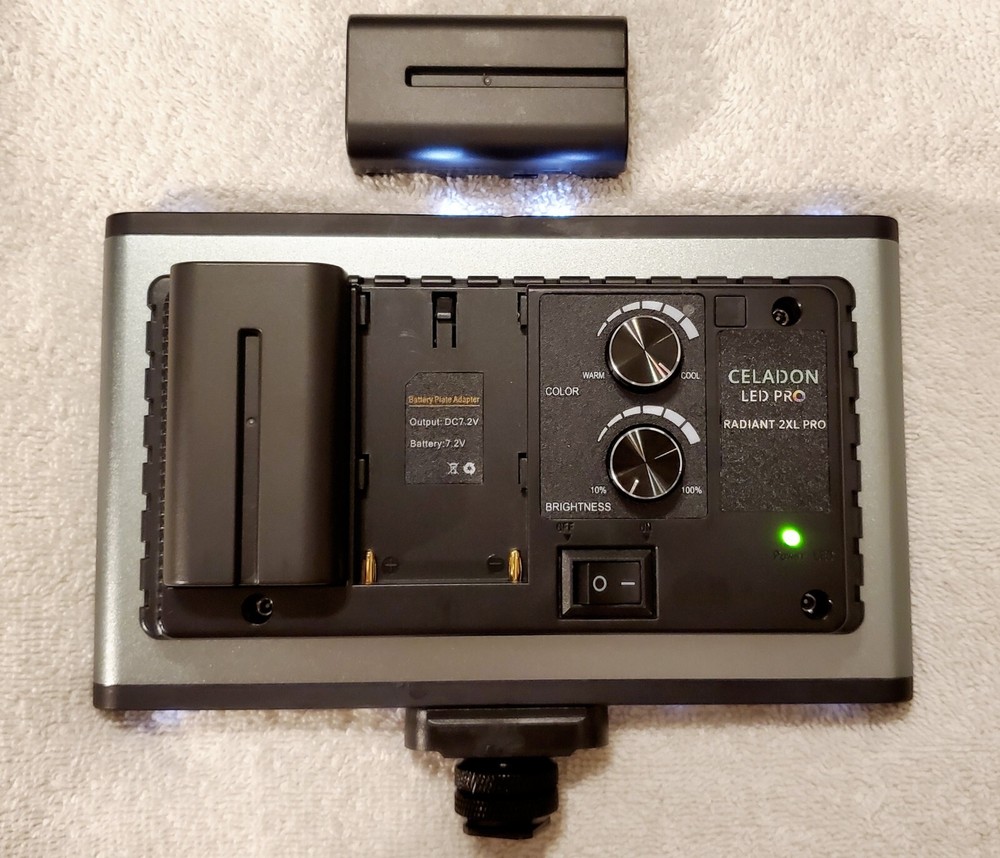 Celadon LED Pro Radiant 2XL PRO On-camera light kit