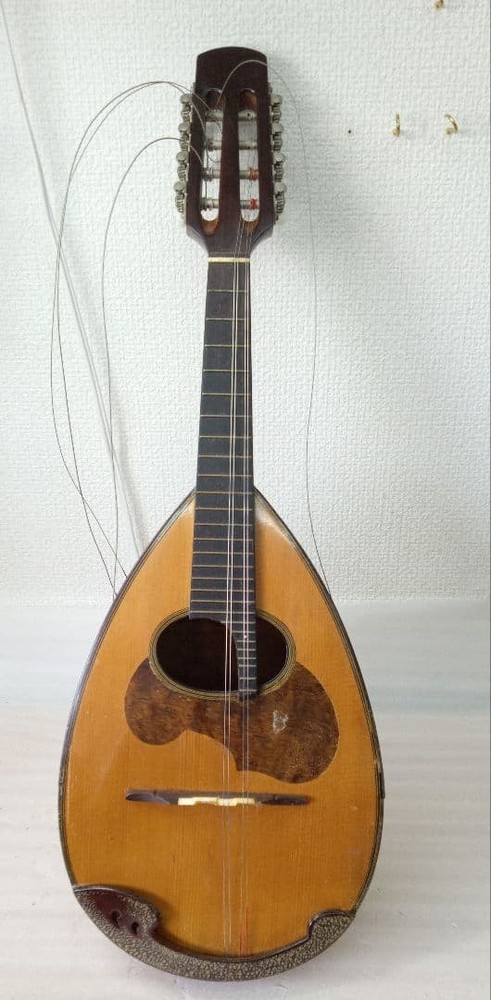 Wooden pentagon type mandolin 8 string junk item, uncleaned