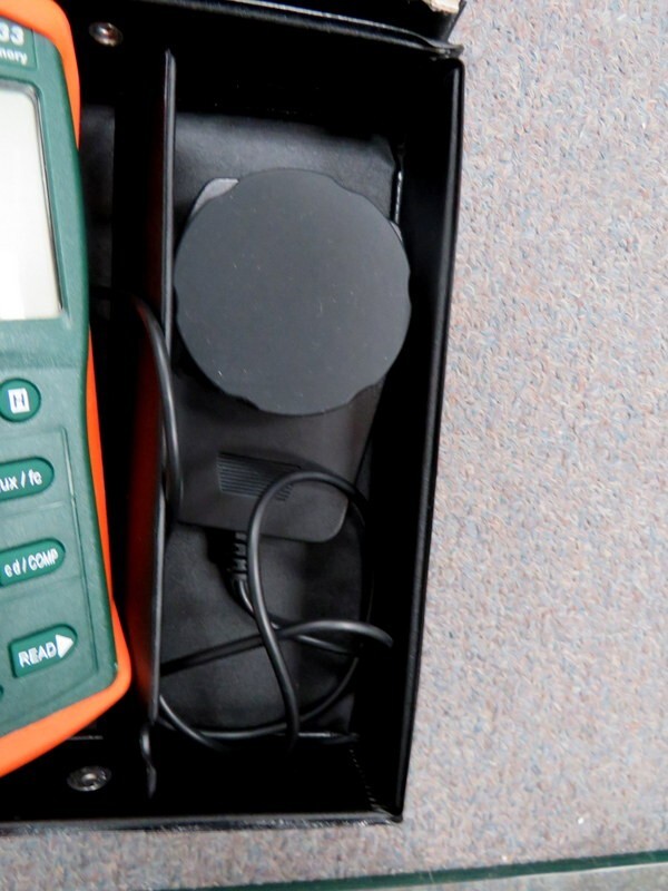 Extech EA33 Easy View 33 Light Meter, New- Open Box