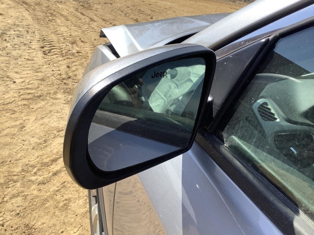 COMPASS 2018 Glove Box 4968077