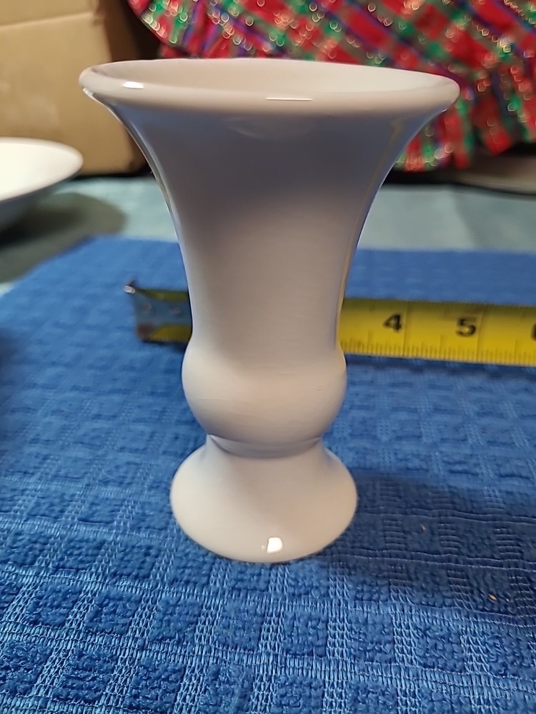 VTG. WILLIAMSBURG SMALL VASE