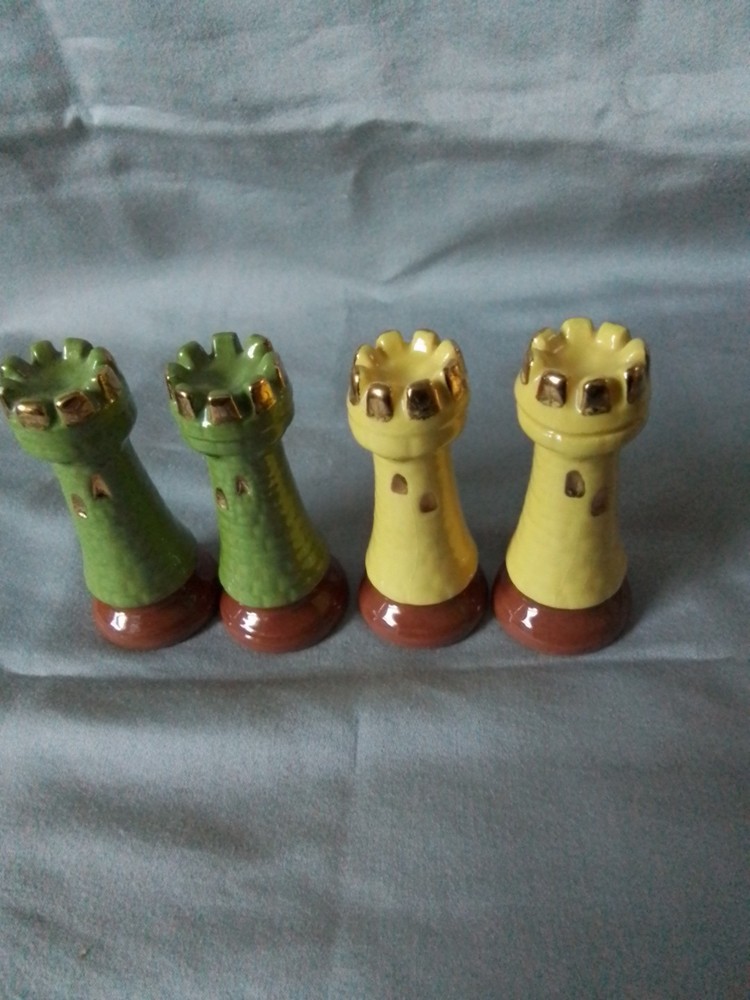 32pc Complete Chess Set Pieces. Hand Painted Medieval Or Gothic Theme.