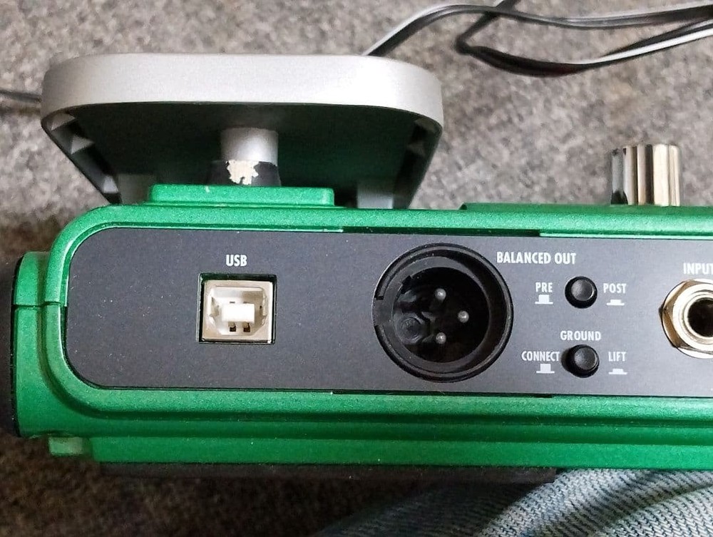 ZOOM A2.1u 548469
