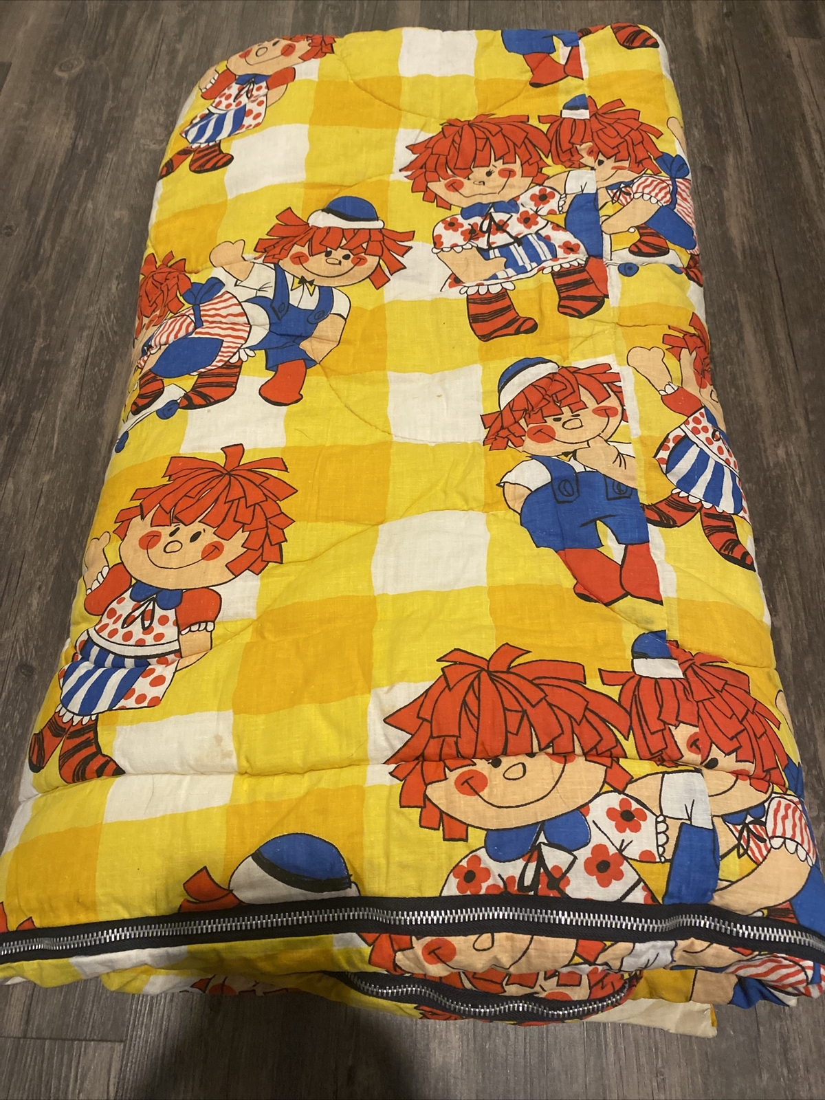 Vintage 1975 Raggedy Ann & Andy Quilted Sleeping Bag Blanket 31" x 72"