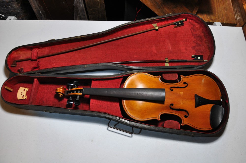 Jacobus Stainer in Absam  1665 Violin w/ 2 Bows