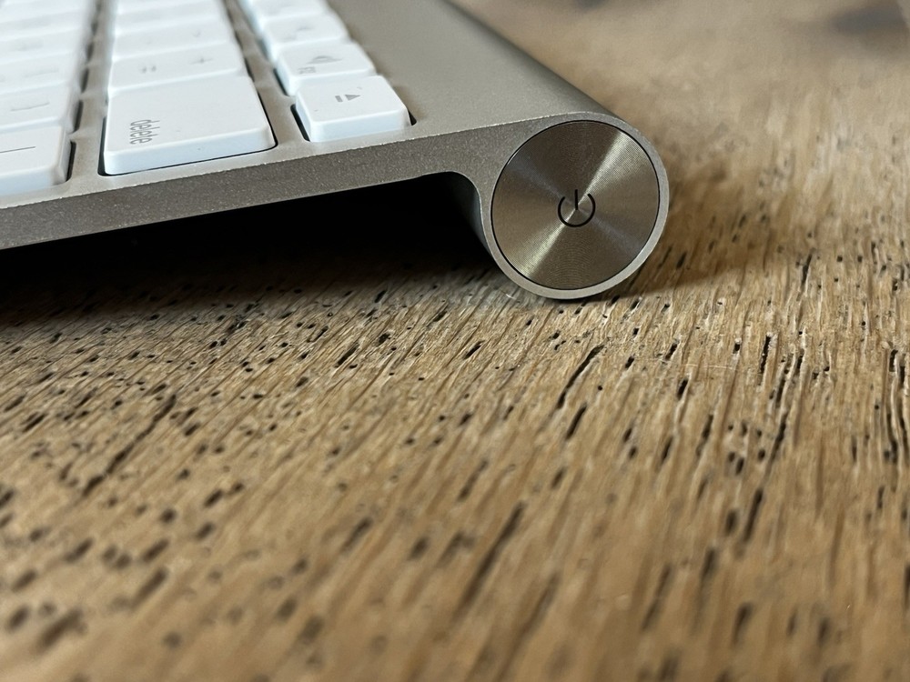 Apple A1314 / A1296 Wireless Keyboard + Magic Mouse - Bluetooth Mac Combo Set